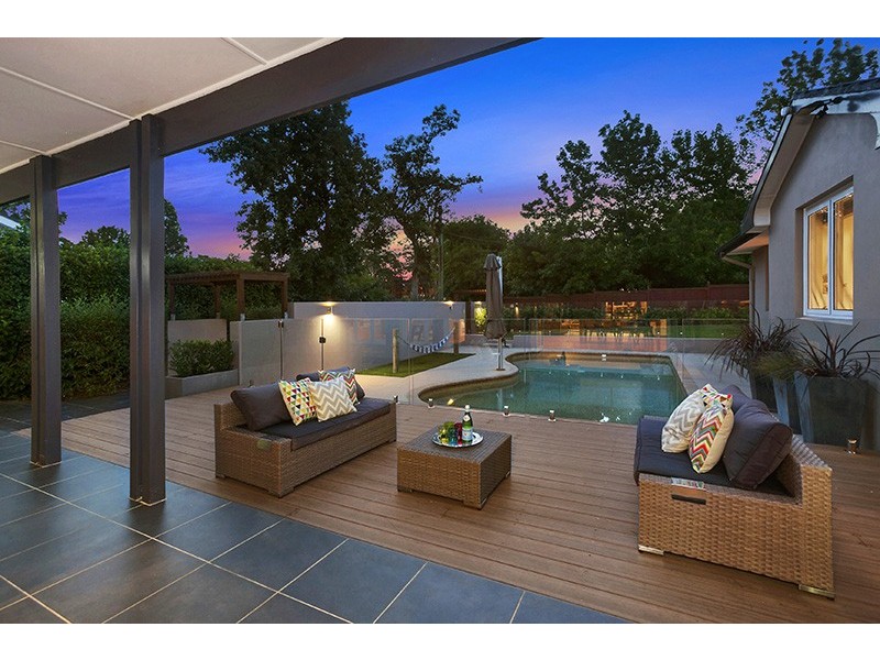 18 College Crescent, St Ives NSW 2075