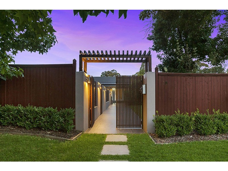 18 College Crescent, St Ives NSW 2075