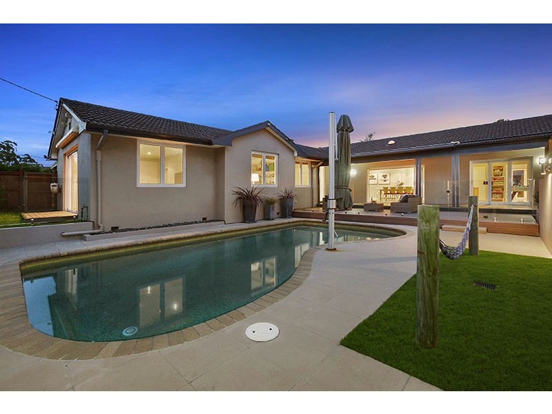 18 College Crescent, St Ives NSW 2075