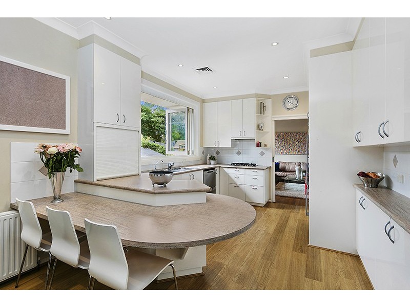 18 College Crescent, St Ives NSW 2075