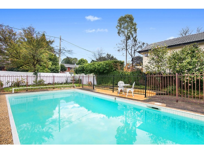 8 Torres Place, St Ives NSW 2075