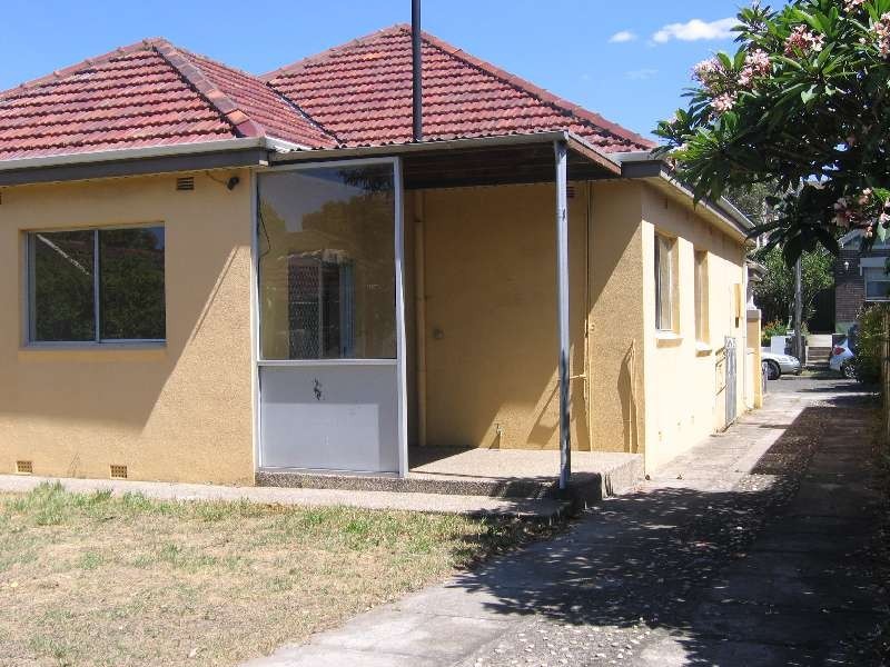 11 Livingstone Avenue, Botany NSW 2019