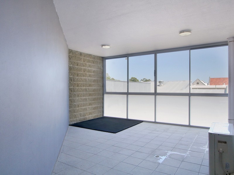 2/69 Botany Road, Waterloo NSW 2017