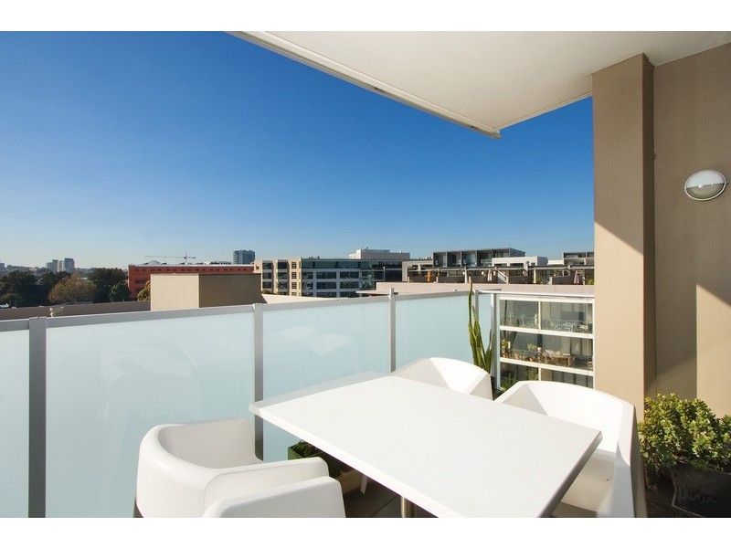 F602/7  Hunter Street, Waterloo NSW 2017