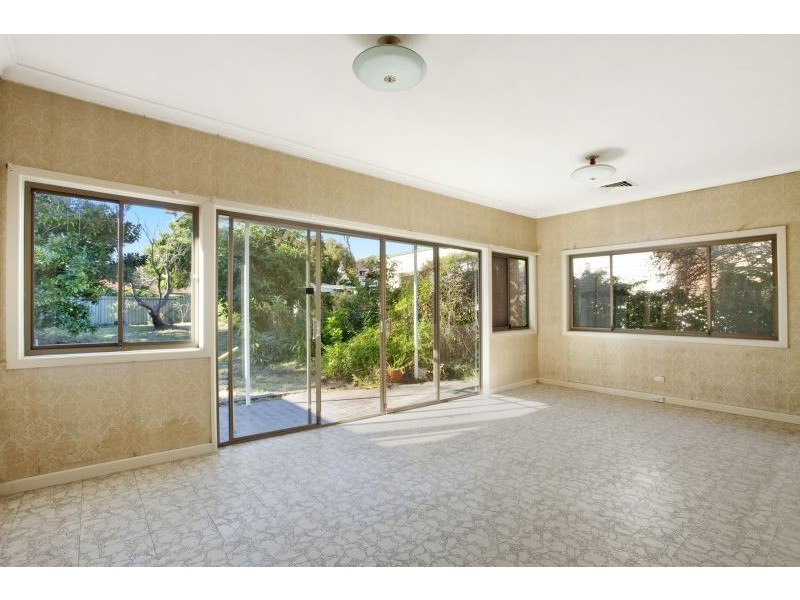 10 Folkestone Parade, Botany NSW 2019