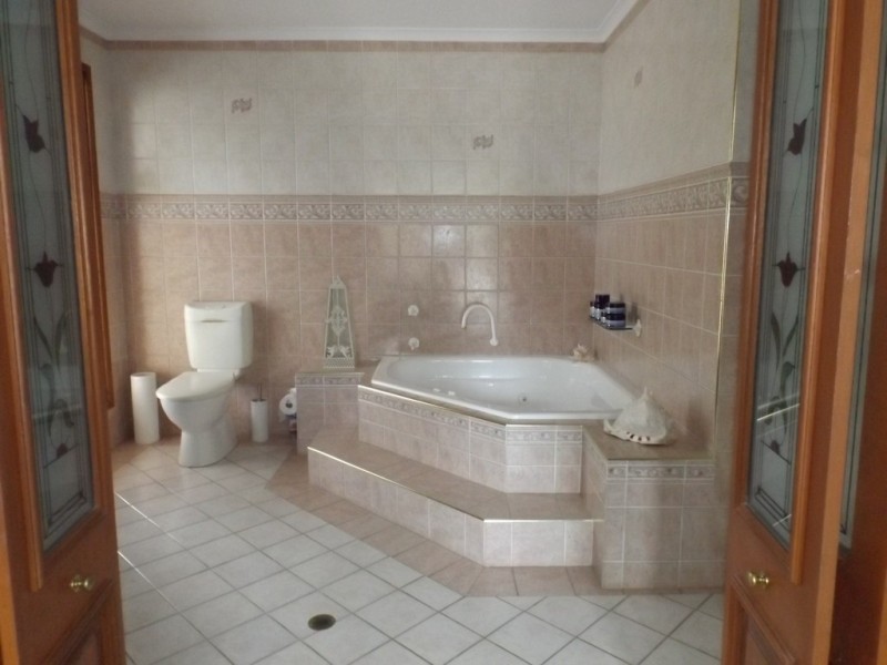 5 Milton Street, Thirlmere NSW 2572