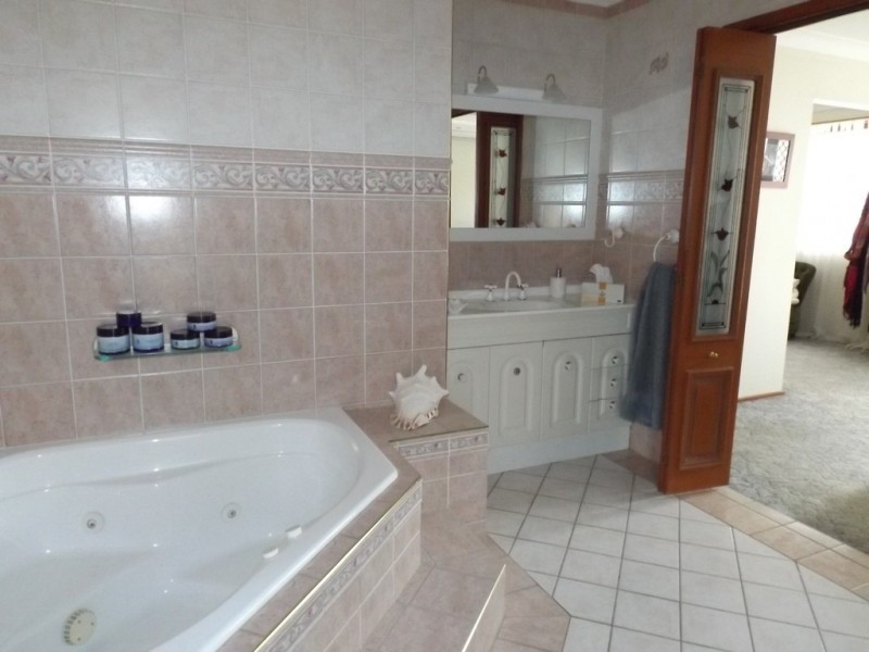 5 Milton Street, Thirlmere NSW 2572