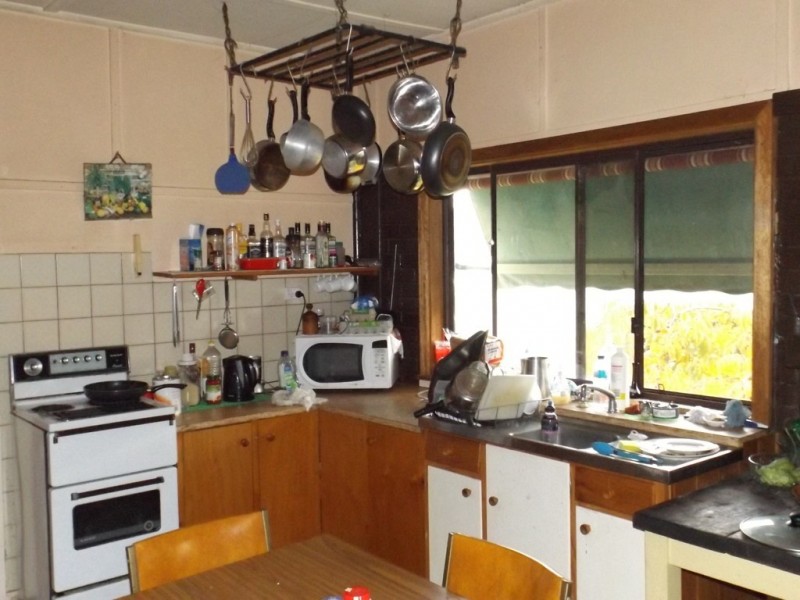 9 Laura Street, Hill Top NSW 2627