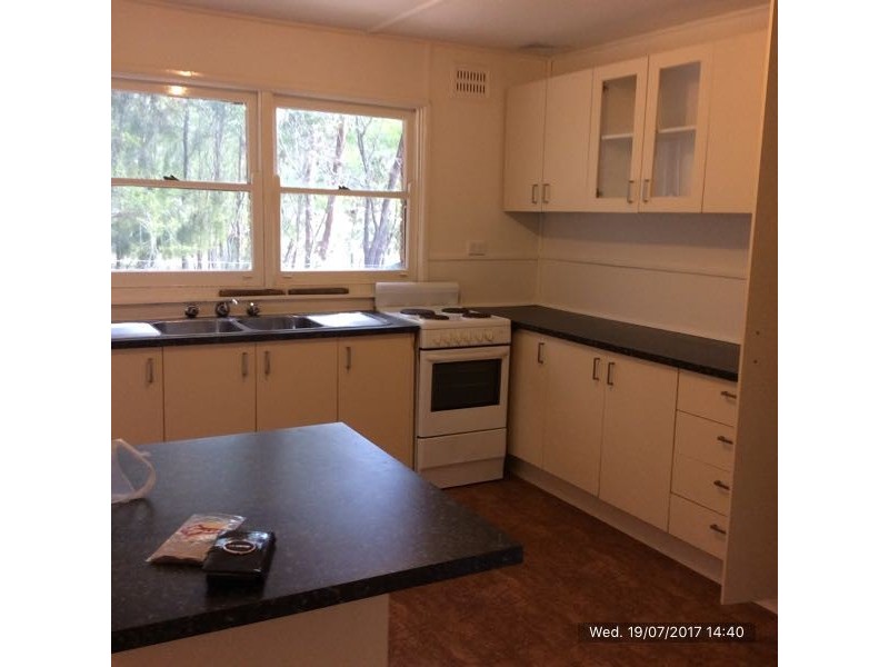 84 Estonian Road, Thirlmere NSW 2572