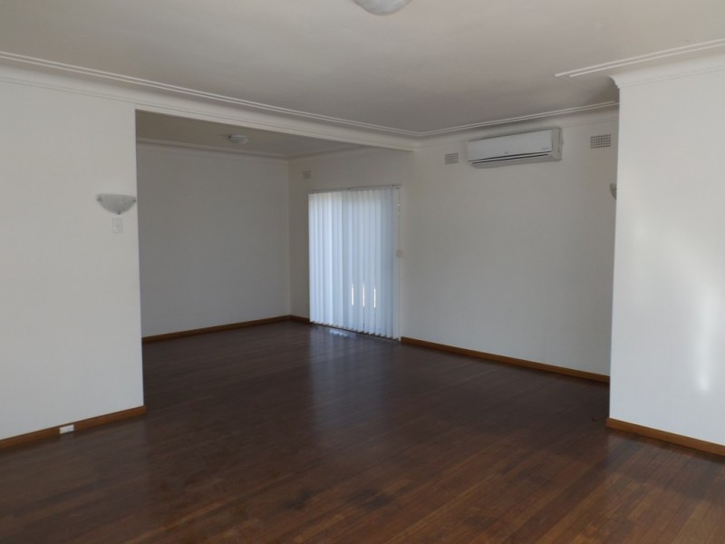 4 Kurrajong Cresent, Tahmoor NSW 2573