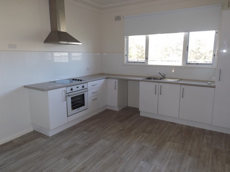 4 Kurrajong Cresent, Tahmoor NSW 2573