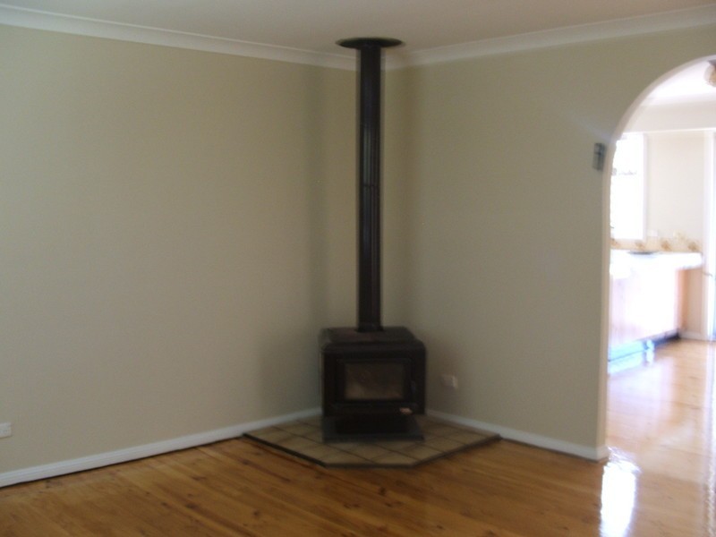 31 Castlereagh Street, Tahmoor NSW 2573