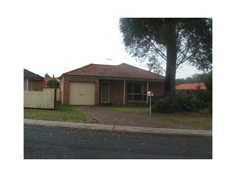 8b Baroo Street, Thirlmere NSW 2572