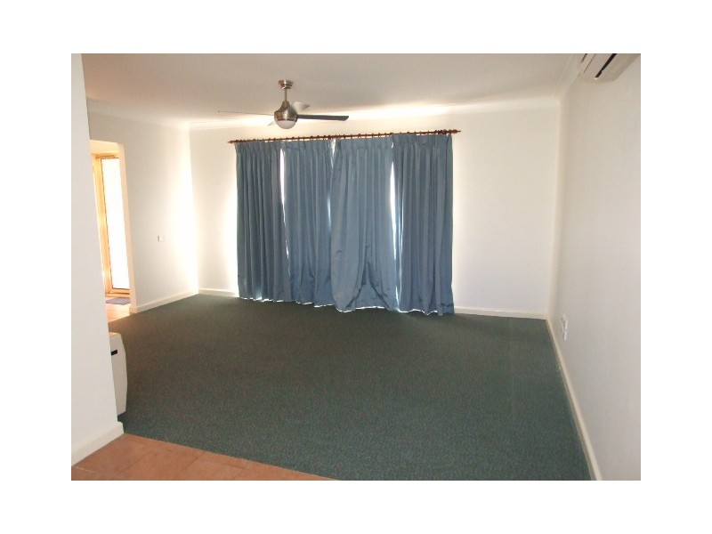 2 Bradbury Street, Tahmoor NSW 2573