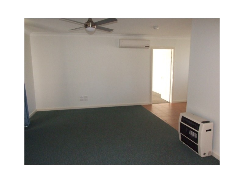 2 Bradbury Street, Tahmoor NSW 2573