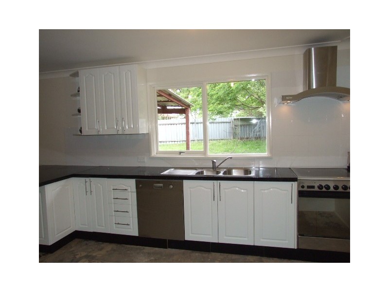 115 Bronzewing Street, Tahmoor NSW 2573