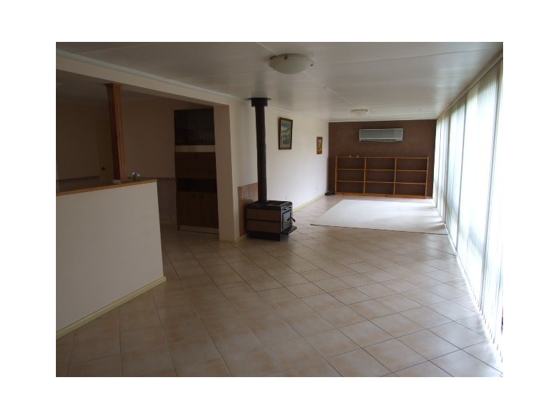 26 Castlereagh Street, Tahmoor NSW 2573