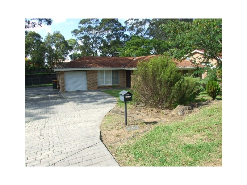 4 Stuart Place, Tahmoor NSW 2573