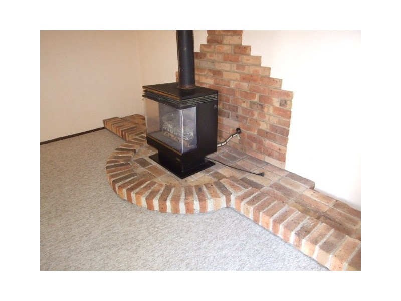 4 Stuart Place, Tahmoor NSW 2573