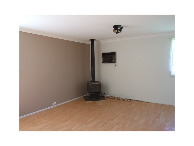 12 Tahmoor Road, Tahmoor NSW 2573