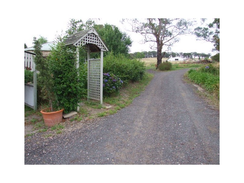 10 Applegate Close, Welby NSW 2575