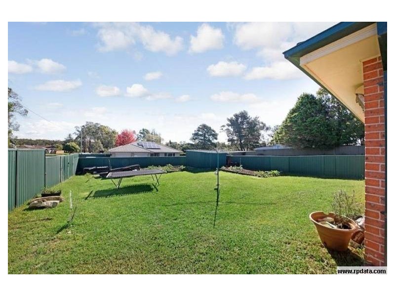 33 Carlton Road, Thirlmere NSW 2572