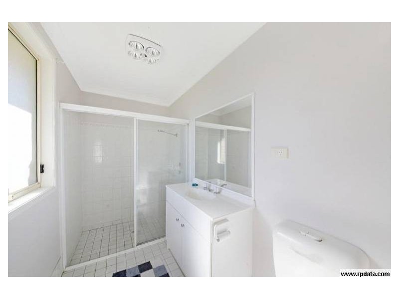 33 Carlton Road, Thirlmere NSW 2572