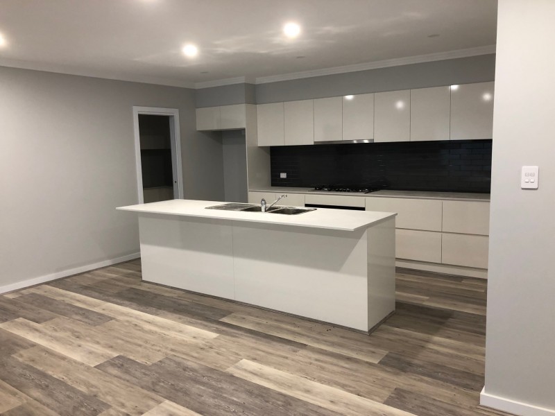 27 Kurrajong Crescent, Tahmoor NSW 2573