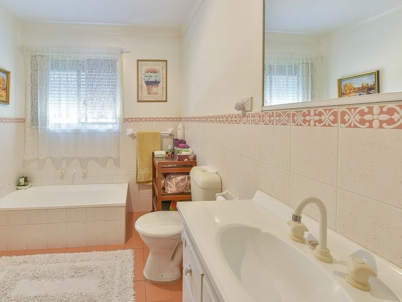 68 Remembrance Drive, Tahmoor NSW 2573