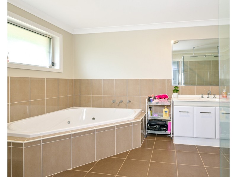 24 Railside Ave, Bargo NSW 2574
