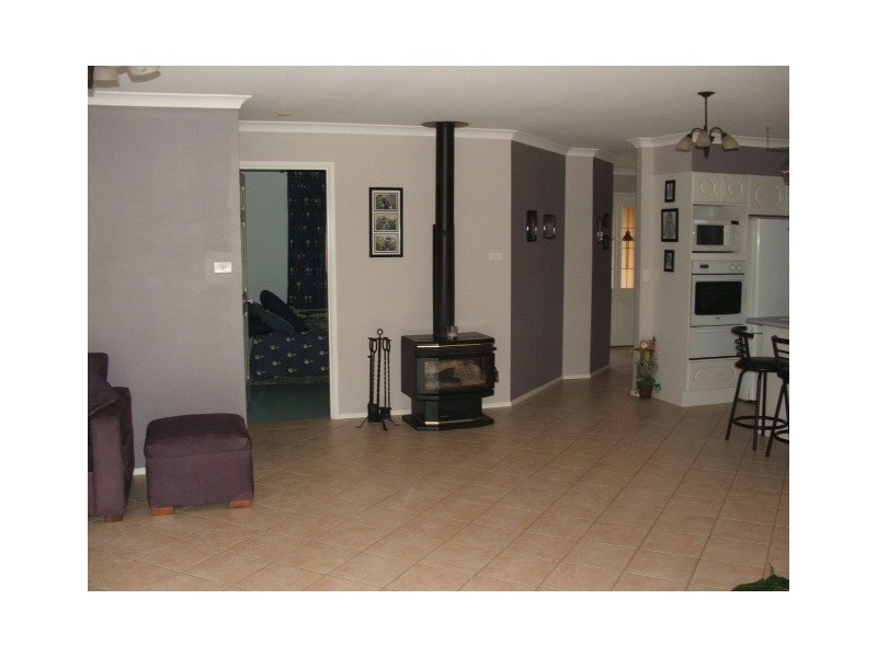 7 West Parade, Hill Top NSW 2575