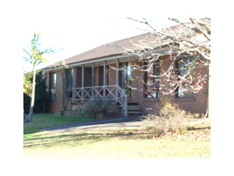 12 Tahmoor Road, Tahmoor NSW 2573