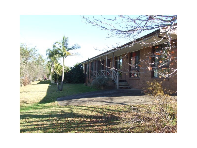 12 Tahmoor Road, Tahmoor NSW 2573