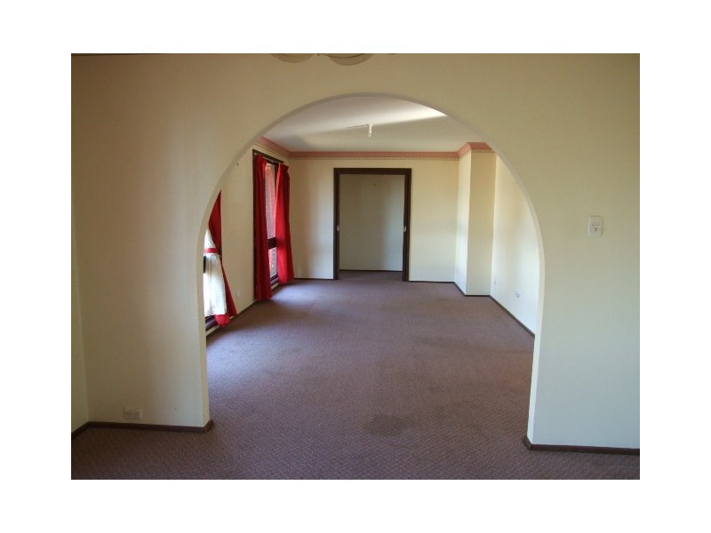 12 Tahmoor Road, Tahmoor NSW 2573