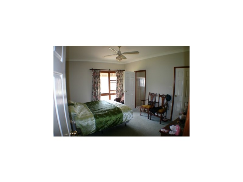 128 Bonds Road, Thirlmere NSW 2572