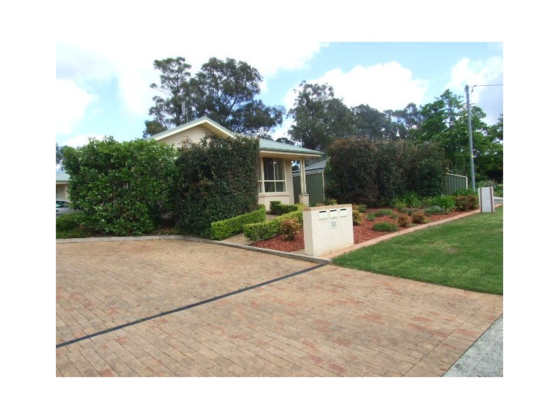 1/23 Courtland Ave, Tahmoor NSW 2573