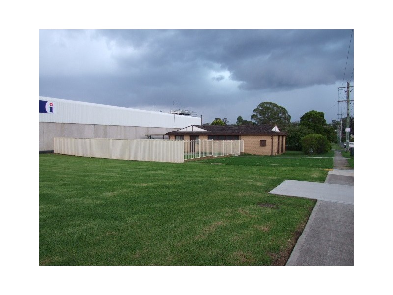 2 Emmett Street, Tahmoor NSW 2573