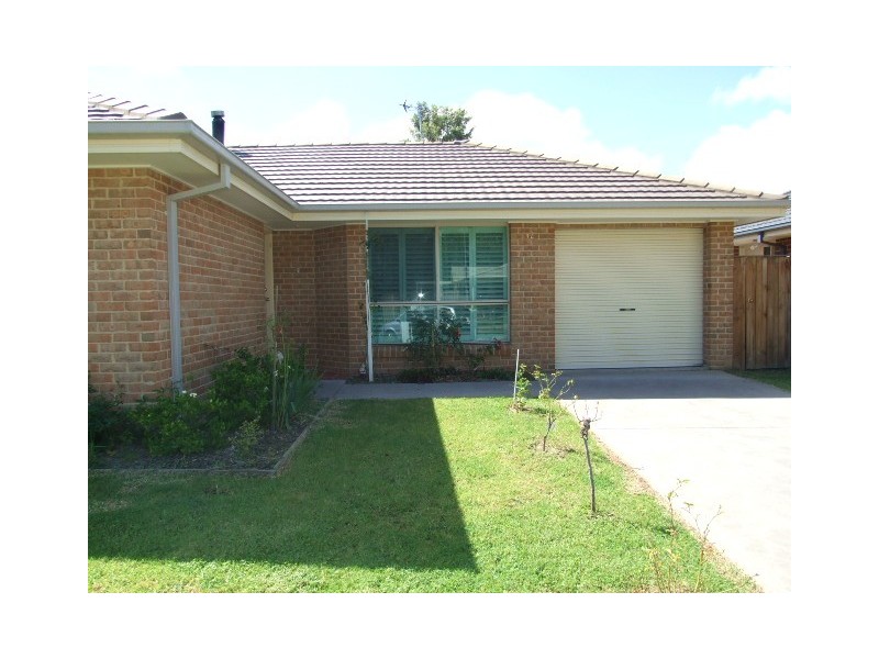 12 Valerie Street, Tahmoor NSW 2573