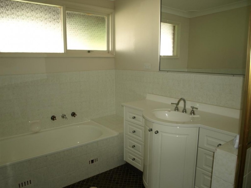 115 Bronzewing Street, Tahmoor NSW 2573