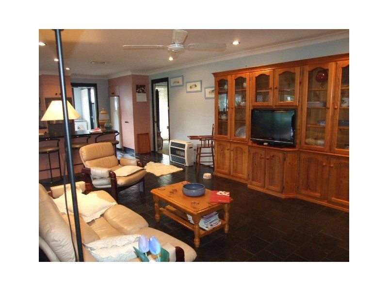 14 River Road, Tahmoor NSW 2573