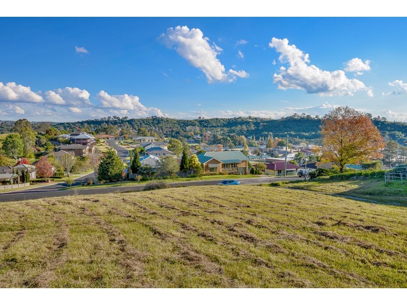 27 Margaret Street, Picton NSW 2571