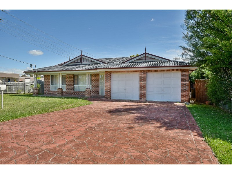 2 Emmett Street, Tahmoor NSW 2573