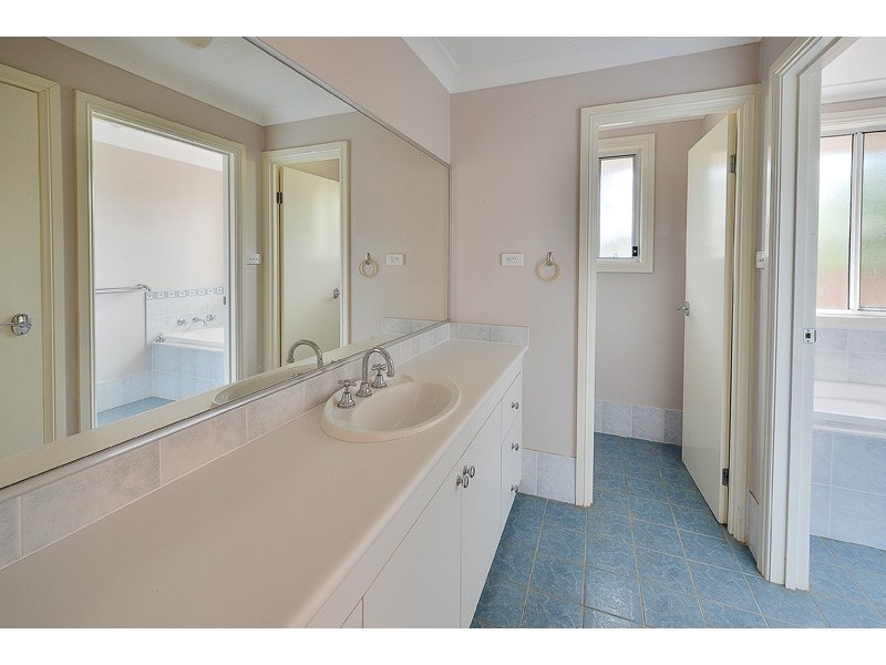 2 Emmett Street, Tahmoor NSW 2573