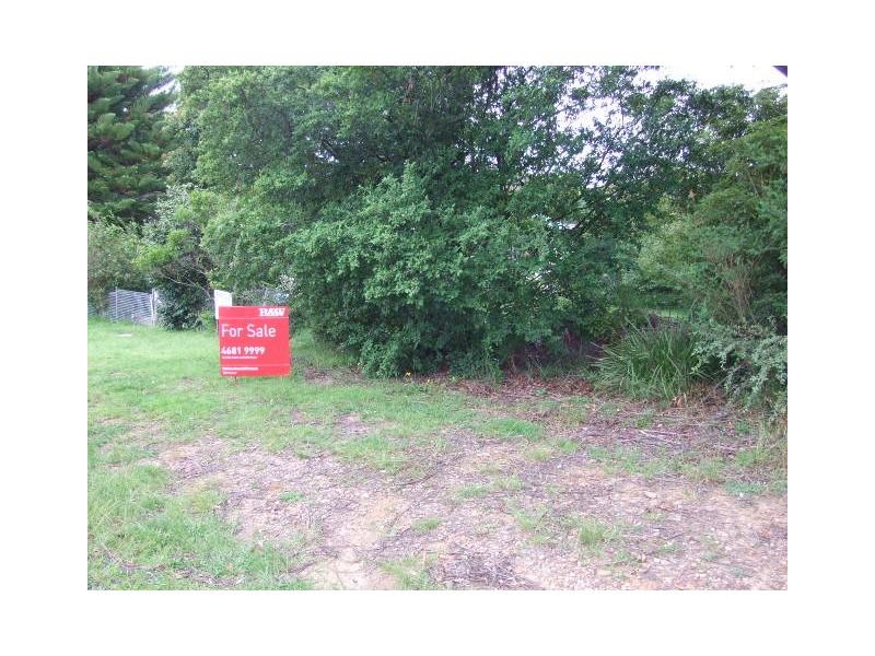 11 Laura Street, Hill Top NSW 2575