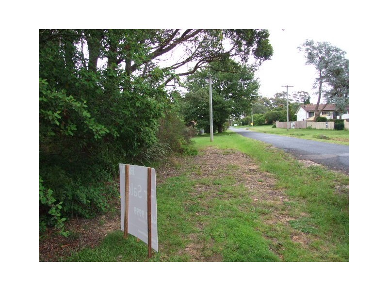 11 Laura Street, Hill Top NSW 2575