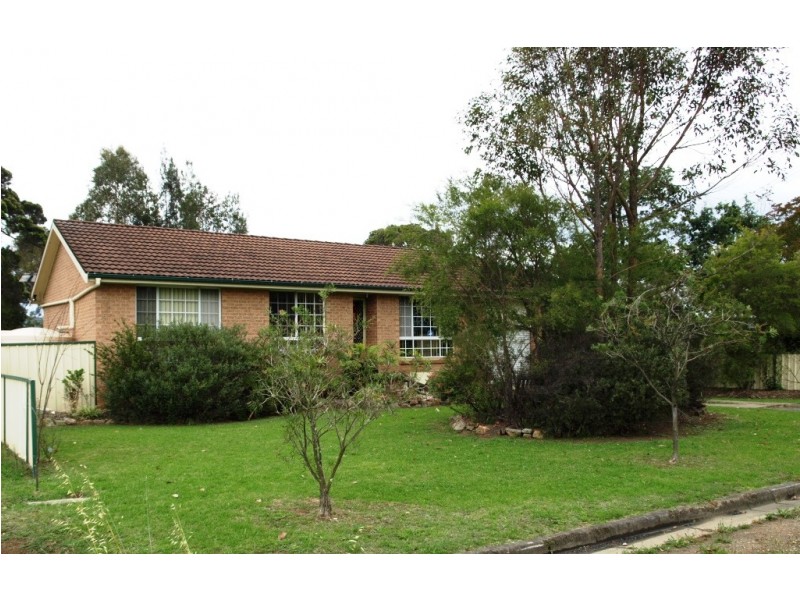 17 Thirlmere Way, Tahmoor NSW 2573