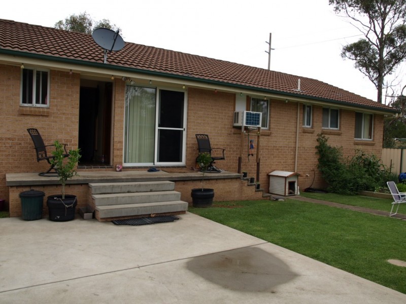 17 Thirlmere Way, Tahmoor NSW 2573