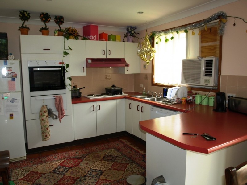 17 Thirlmere Way, Tahmoor NSW 2573