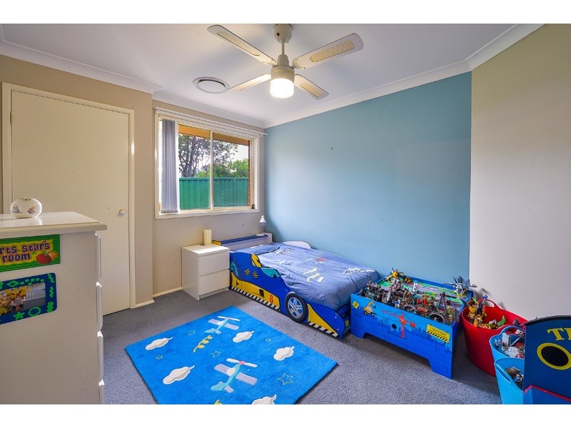 33 Carlton Road, Thirlmere NSW 2572