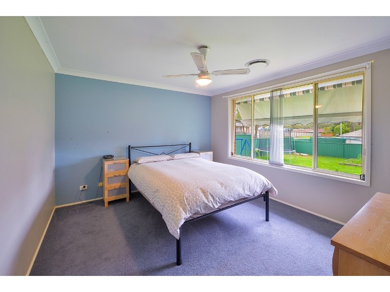 33 Carlton Road, Thirlmere NSW 2572